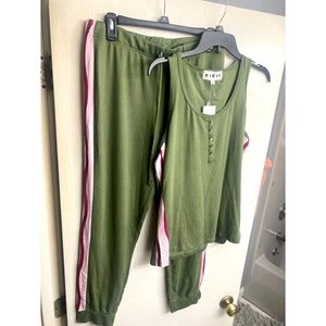 NWT Kik It Green Color Block Two Piece Lounge Set
